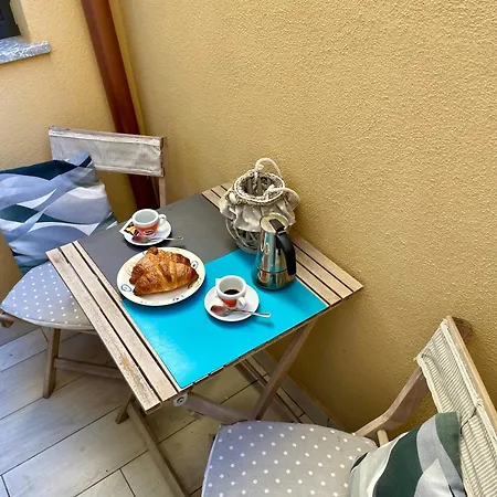 A Casa Di Nino Centro Апартаменты *